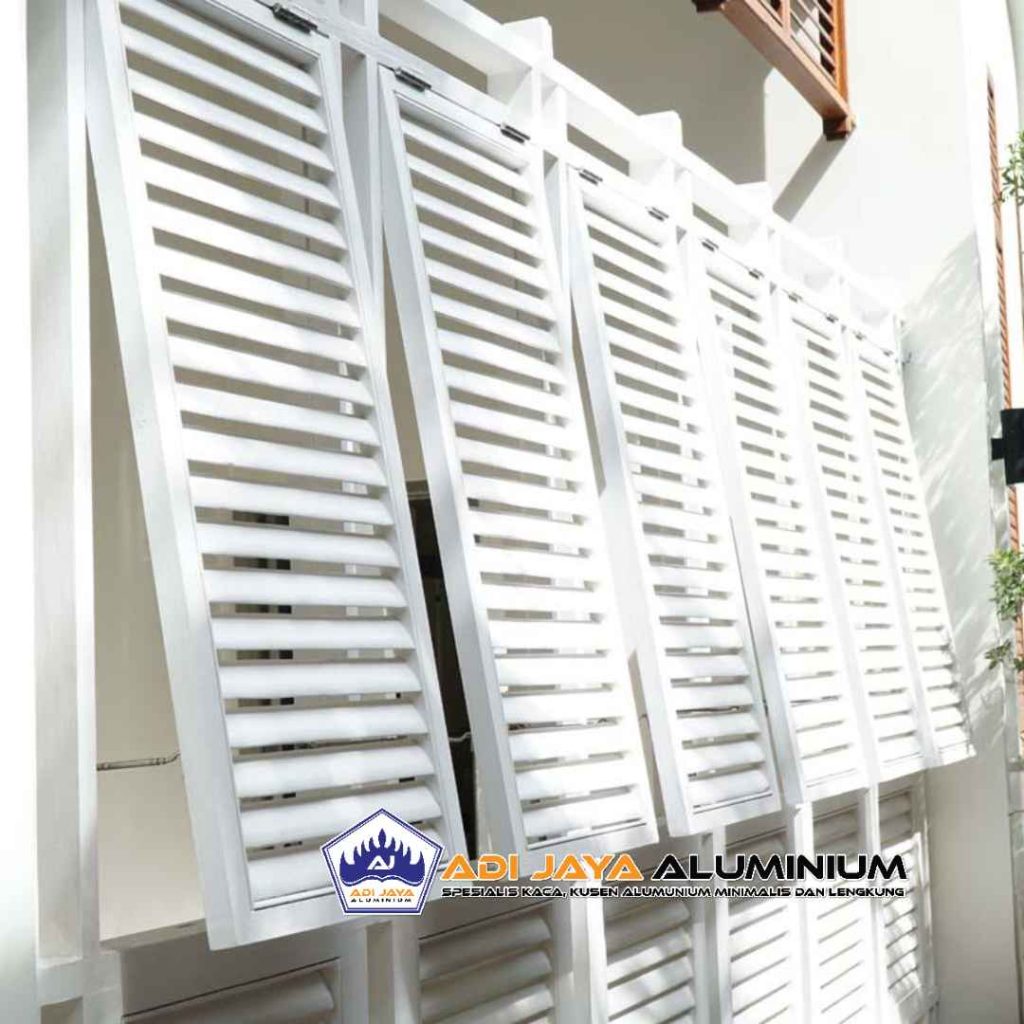 Jasa jendela jalusi aluminium anti karat untuk rumah minimalis